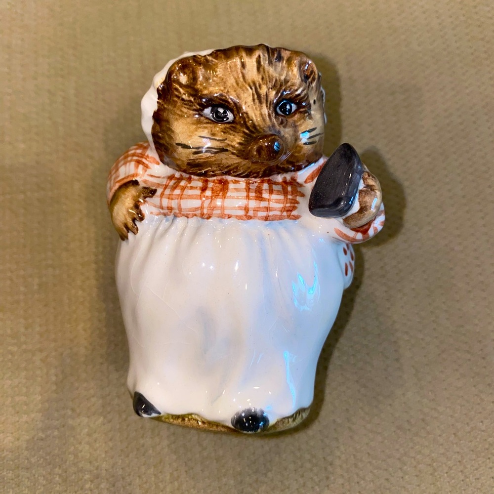 Beatrix potters “Mrs. Tiggy Winkle”, Beswick, England – 1948